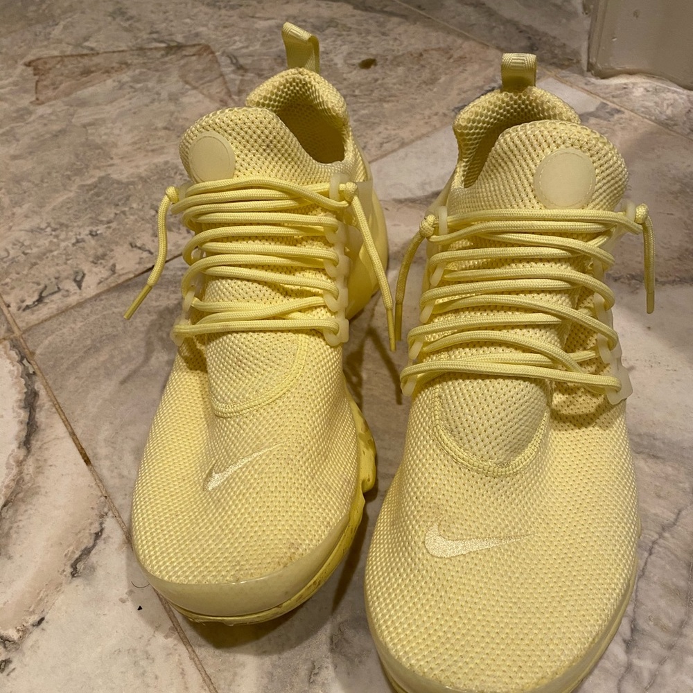 Men’s Nike Yellow Tennis Shoes
